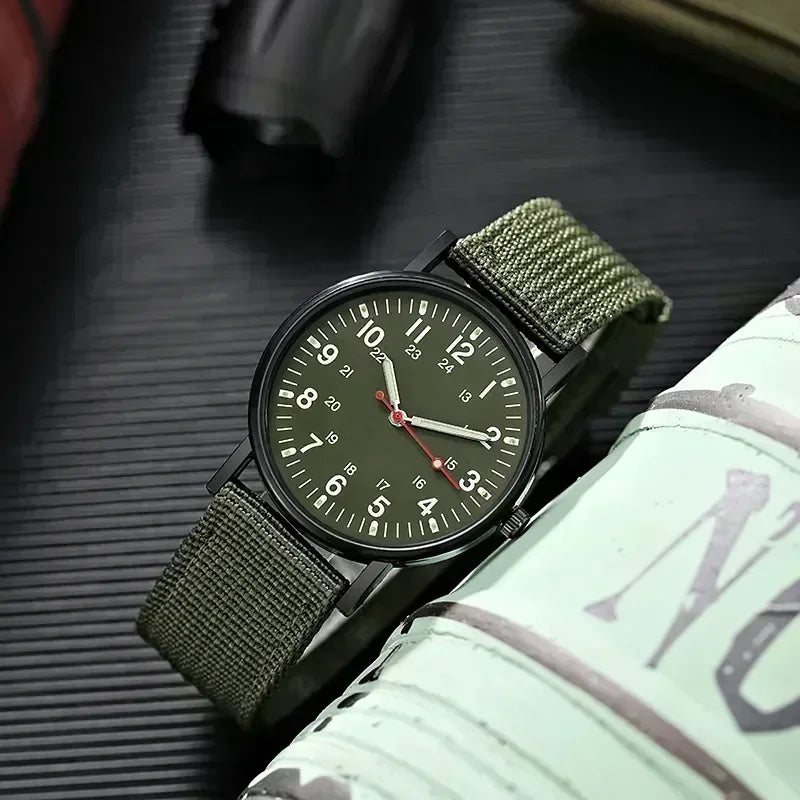 Relógio Syncro | Pulseira Nylon | Quartzo Analógico | Ponteiros Luminosos | Grande Mostrador | À Prova D’Água