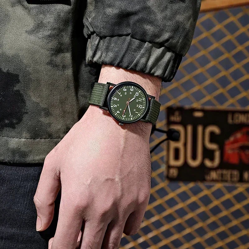 Relógio Syncro | Pulseira Nylon | Quartzo Analógico | Ponteiros Luminosos | Grande Mostrador | À Prova D’Água